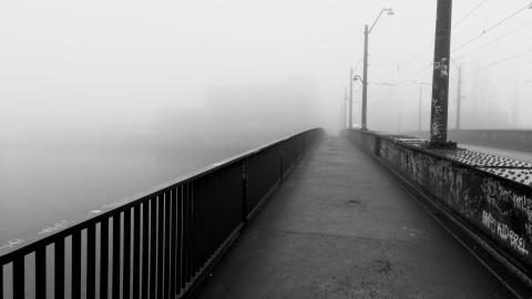 🇩🇪 Misty bridge in Oberschöneweide, Berlin